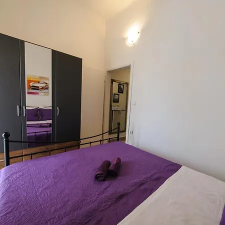 Апартаменты Jakov Задар